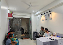 Reception and waiting area at Vandana Uro Care clinic in Dhanori, Pune, where patients receive urology consultation from Dr. Kalpesh Saswade.